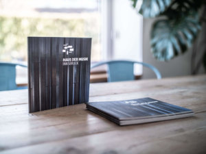Eröffnungs-Buch Haus der Musik Innnsbruck