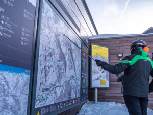 Panoramakarte im Skicircus Saalbach Hinterglemm, Sicherheitstafel