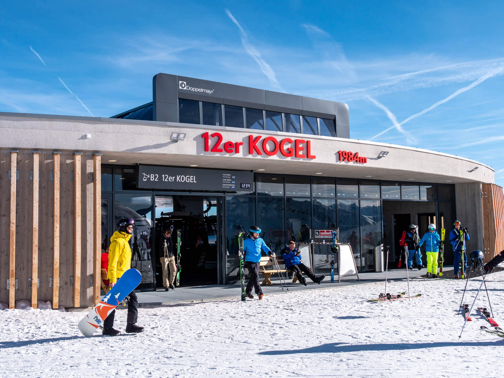 Beschilderung 12er Kogel Bahn Skicircus Saalbach Hinterglemm Leogang Fieberbrunn